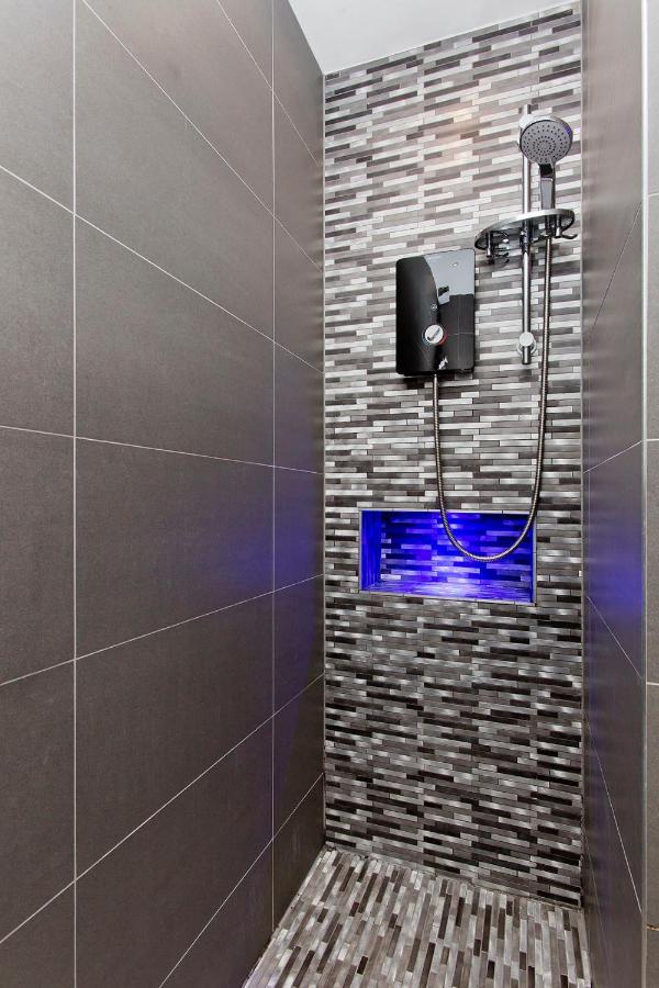 Ultra Modern, West End Village, Refurbished 1 Bed Edimburgo Esterno foto